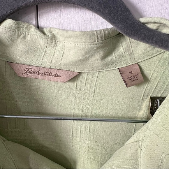 Paradise Collection 100% Silk Short Sleeve Button-Up Shirt – Light Green, XL - Picture 4 of 4